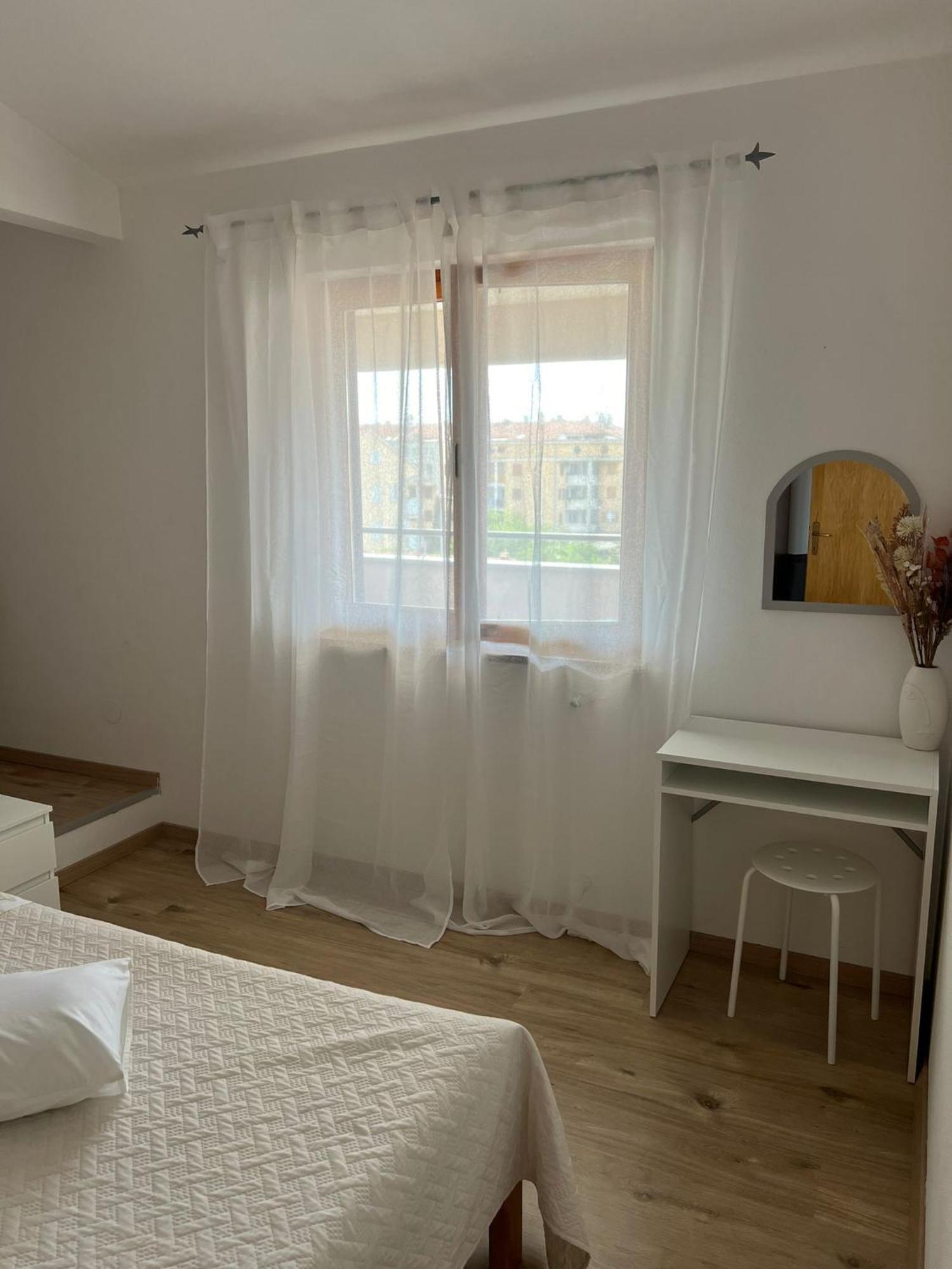 Apartments And Rooms Lorena 236 ロヴィニ エクステリア 写真
